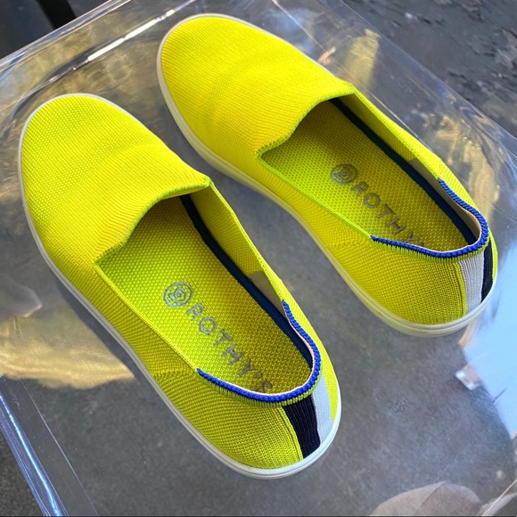 rothys electric lemon